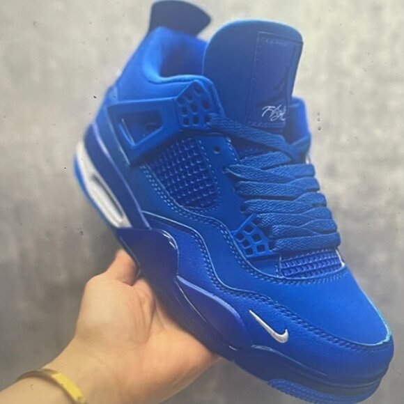 Athletic_Shoes